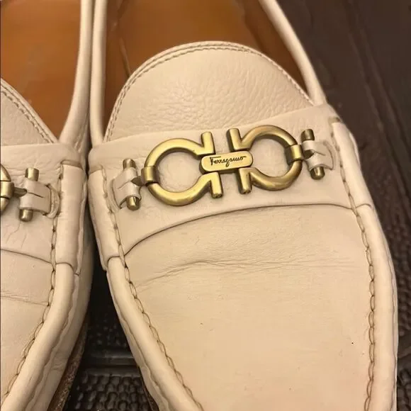 Vintage Salvatore Ferragamo 4A Narrow Beige Women's Loafers - Picture 3 of 12